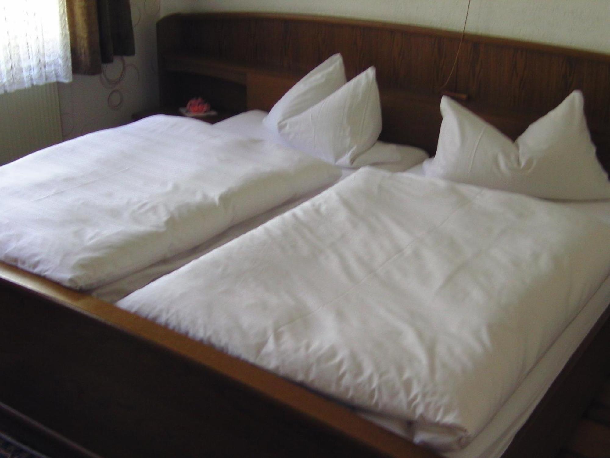 Hotel Zur Guten Quelle Selters  Экстерьер фото
