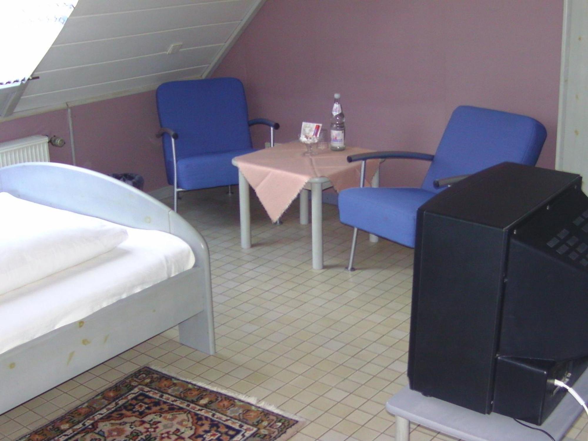 Hotel Zur Guten Quelle Selters  Экстерьер фото