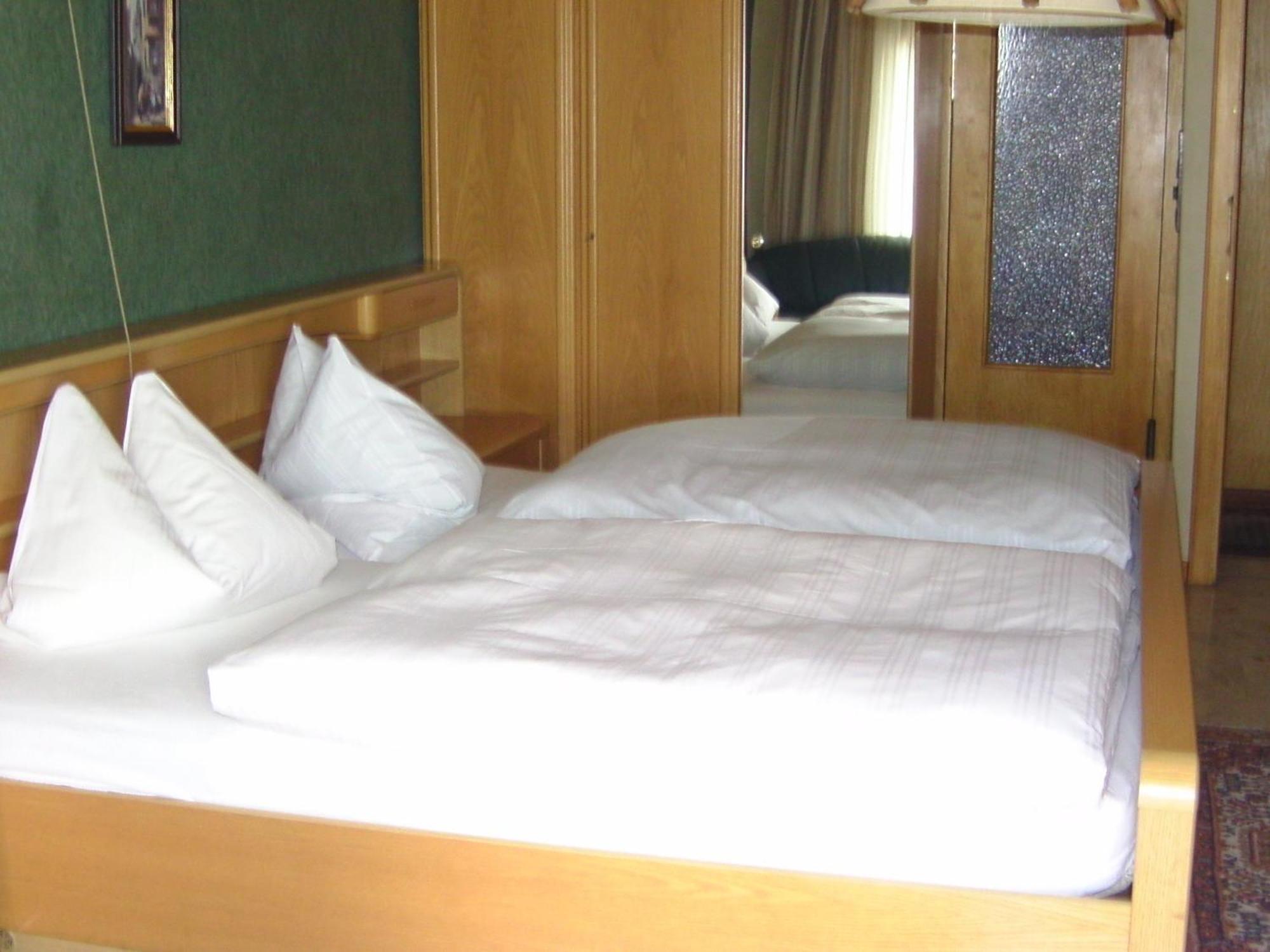 Hotel Zur Guten Quelle Selters  Экстерьер фото